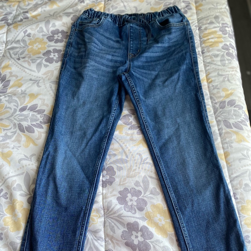 Men’s Aeropostale Size small joggers. Worn very few times.